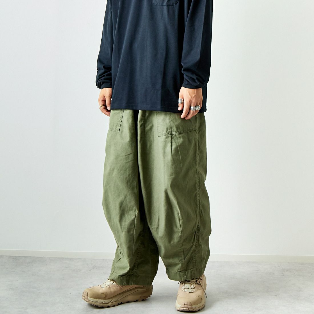 Needles [ニードルズ] ファティーグ ヒザデルパンツ [PU246] A OLIVE &&モデル身長：179cm 着用サイズ：XS&&