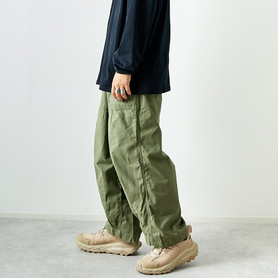 Needles [ニードルズ] ファティーグ ヒザデルパンツ [PU246] A OLIVE &&モデル身長：179cm 着用サイズ：XS&&