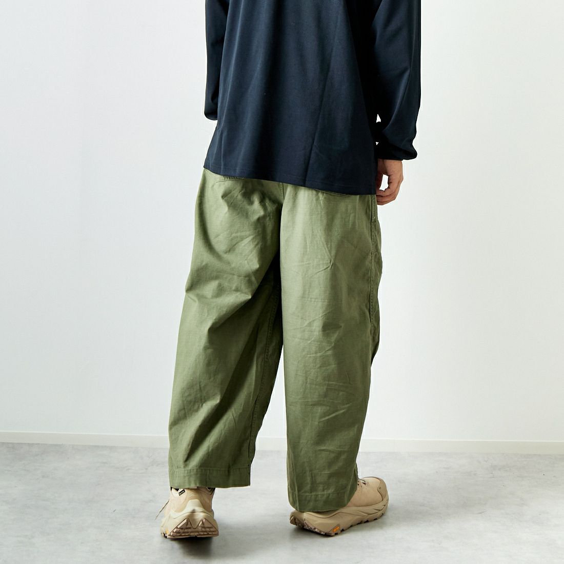 Needles [ニードルズ] ファティーグ ヒザデルパンツ [PU246] A OLIVE &&モデル身長：179cm 着用サイズ：XS&&