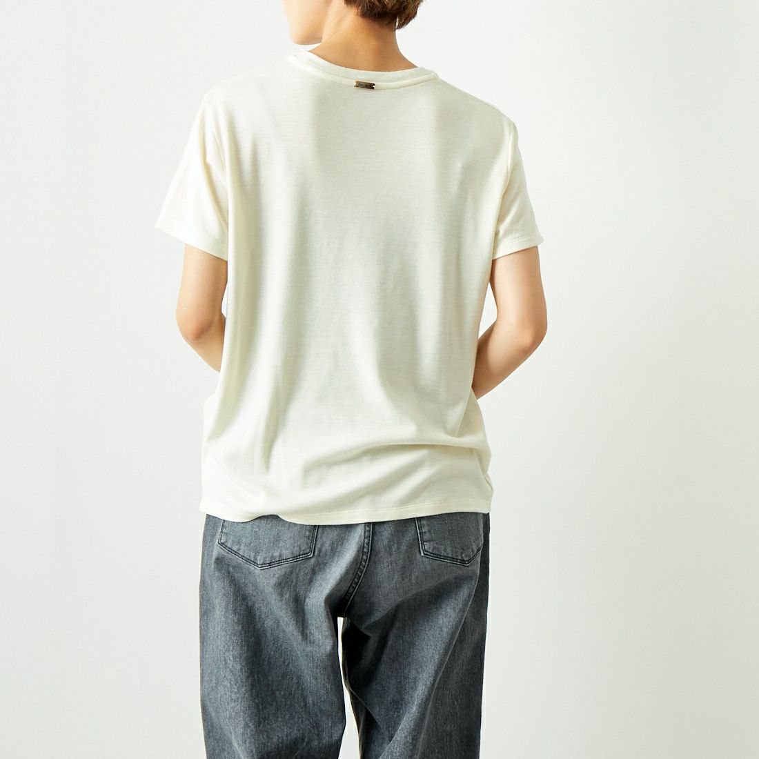 marmors [マルモア] ウールロゴTシャツ [0224309060] OFF WHITE &&モデル身長：160cm 着用サイズ：36&&