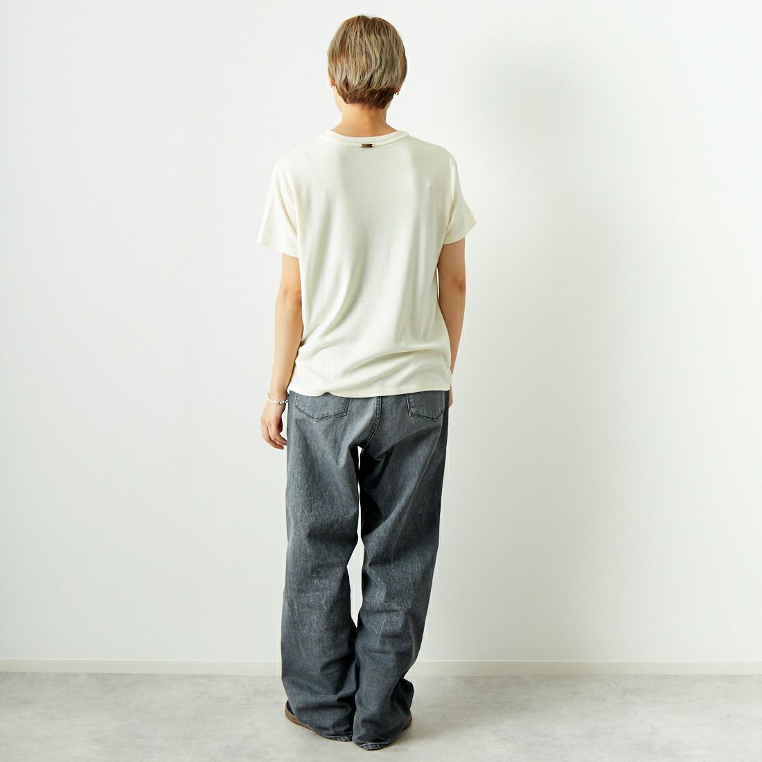 marmors [マルモア] ウールロゴTシャツ [0224309060] OFF WHITE &&モデル身長：160cm 着用サイズ：36&&