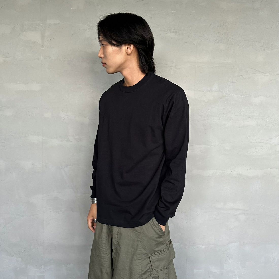Hanes [ヘインズ] BEEFY ロングスリーブTシャツ [H5186] 090 ﾌﾞﾗｯｸ &&モデル身長：179cm 着用サイズ：L&&