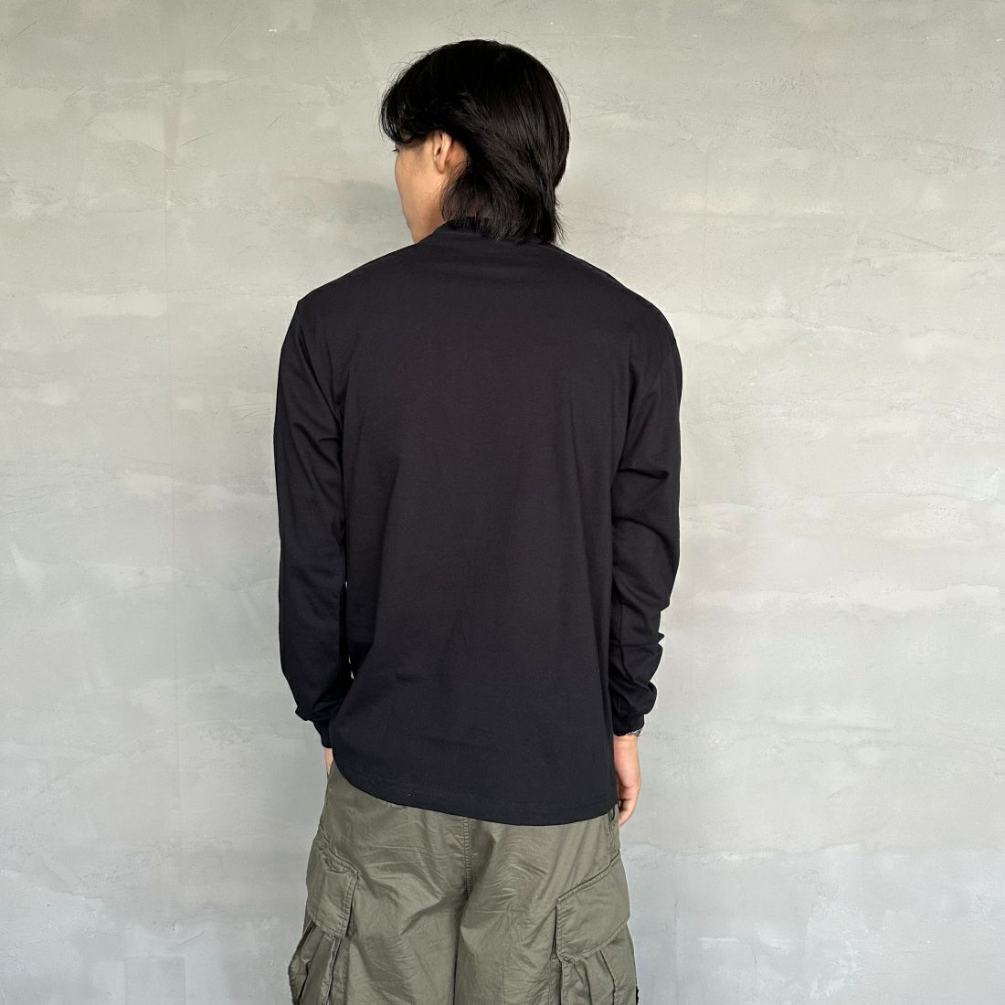 Hanes [ヘインズ] BEEFY ロングスリーブTシャツ [H5186] 090 ﾌﾞﾗｯｸ &&モデル身長：179cm 着用サイズ：L&&