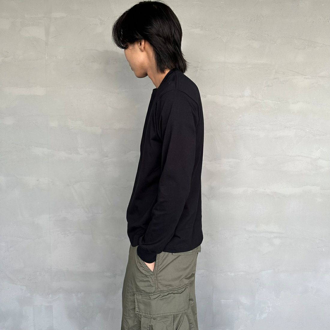 Hanes [ヘインズ] BEEFY ロングスリーブTシャツ [H5186] 090 ﾌﾞﾗｯｸ &&モデル身長：179cm 着用サイズ：M&&