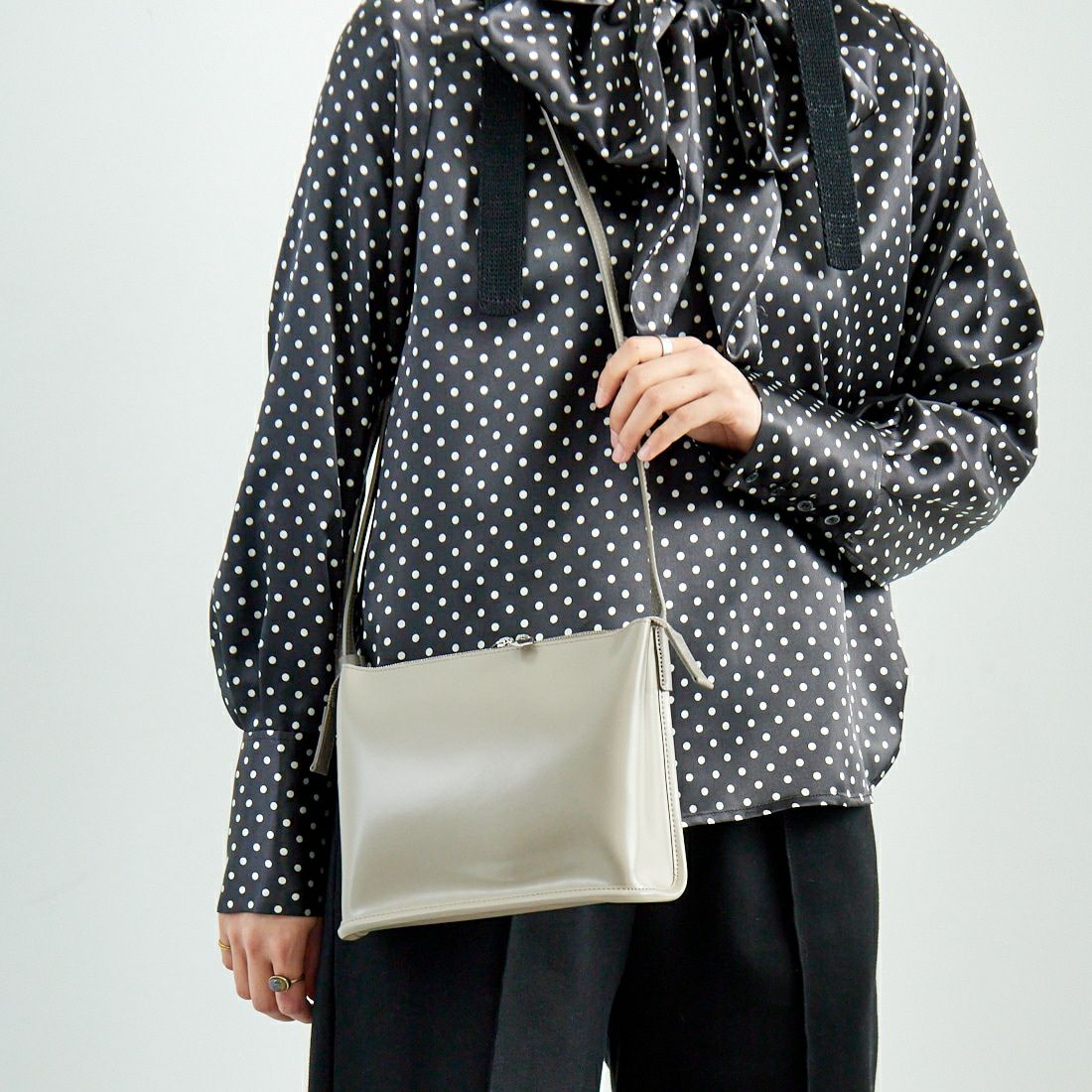 PIENI [ピエニ] ショルダーバッグ S [SHOULDER-S] HARMAA GR/