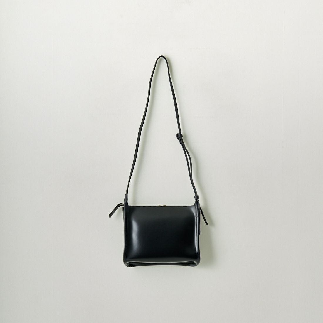 PIENI [ピエニ] ショルダーバッグ S [SHOULDER-S] MUSTA BK/N