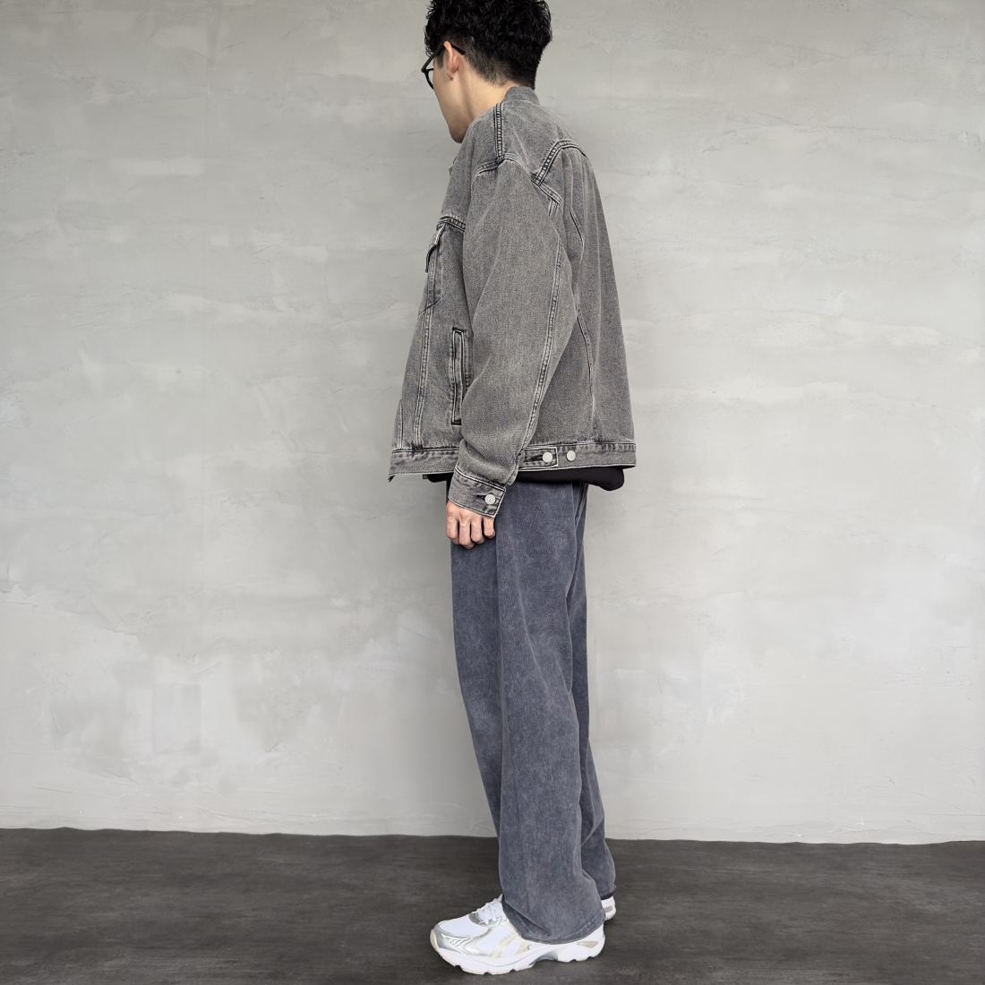 Noir Fabrik [ヌワールファブリック] デニムトラッカージャケット [NF-243-064] ACID BLK&&モデル身長：168cm 着用サイズ：L&&