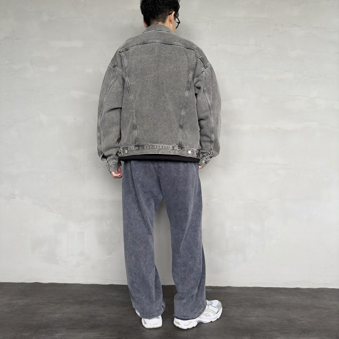 Noir Fabrik [ヌワールファブリック] デニムトラッカージャケット [NF-243-064] ACID BLK&&モデル身長：168cm 着用サイズ：L&&