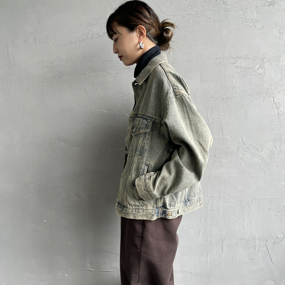 Noir Fabrik [ヌワールファブリック] デニムトラッカージャケット [NF-243-064] T.ACID BLU &&モデル身長：167cm 着用サイズ：XS&&