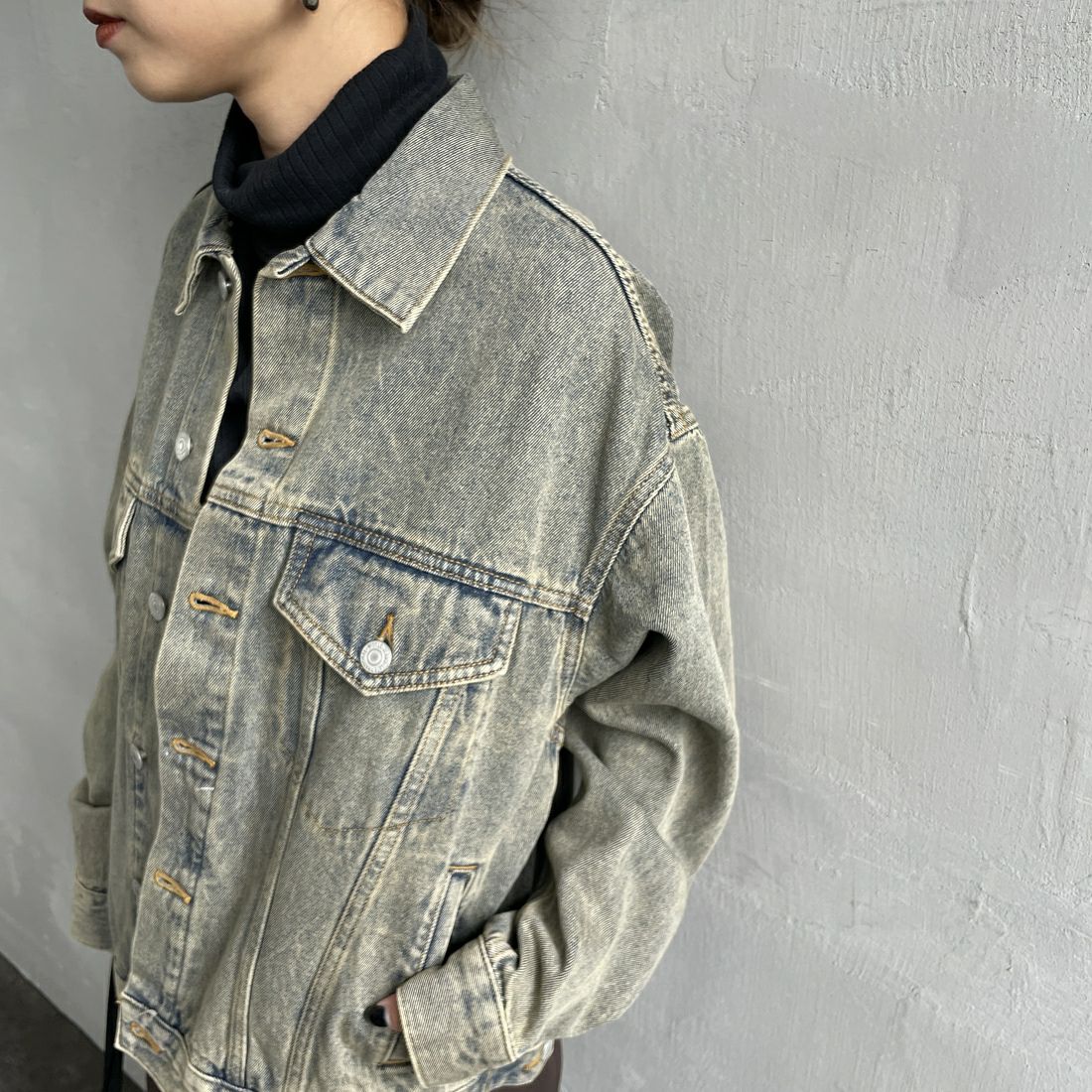 Noir Fabrik [ヌワールファブリック] デニムトラッカージャケット [NF-243-064] T.ACID BLU &&モデル身長：167cm 着用サイズ：XS&&