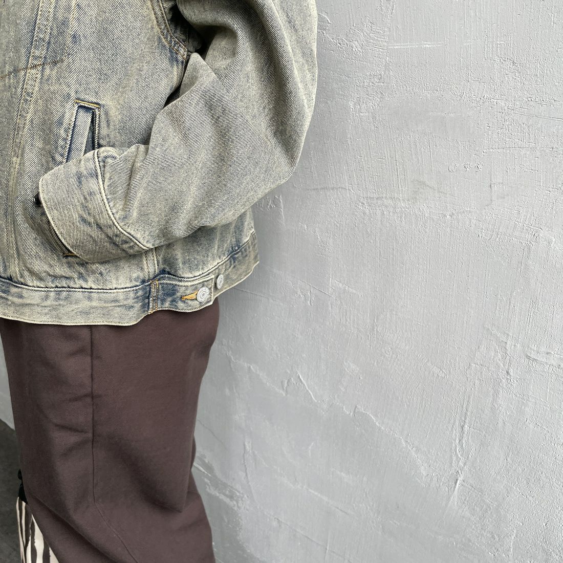 Noir Fabrik [ヌワールファブリック] デニムトラッカージャケット [NF-243-064] T.ACID BLU &&モデル身長：167cm 着用サイズ：XS&&