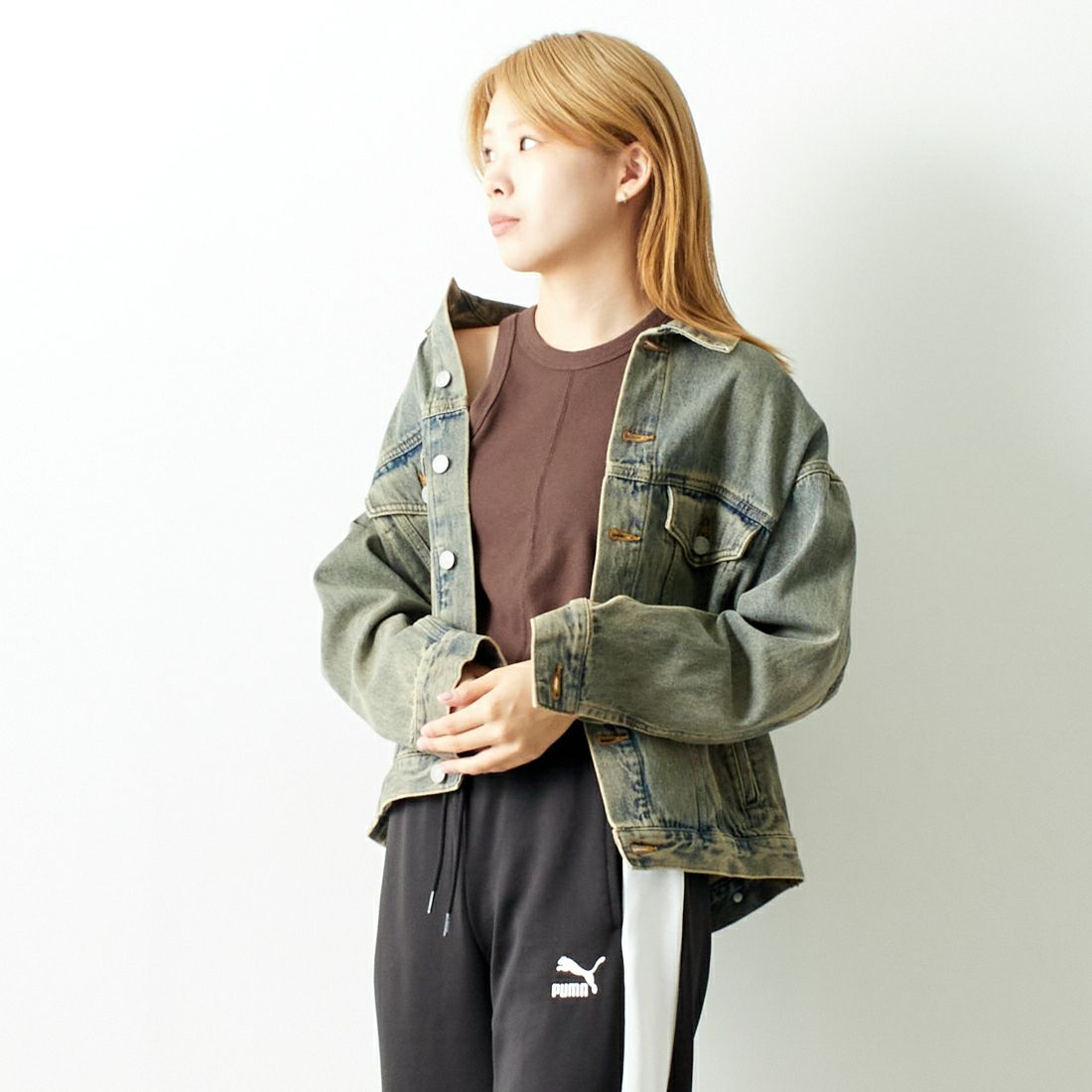 Noir Fabrik [ヌワールファブリック] デニムトラッカージャケット [NF-243-064] T.ACID BLU &&モデル身長：167cm 着用サイズ：XS&&
