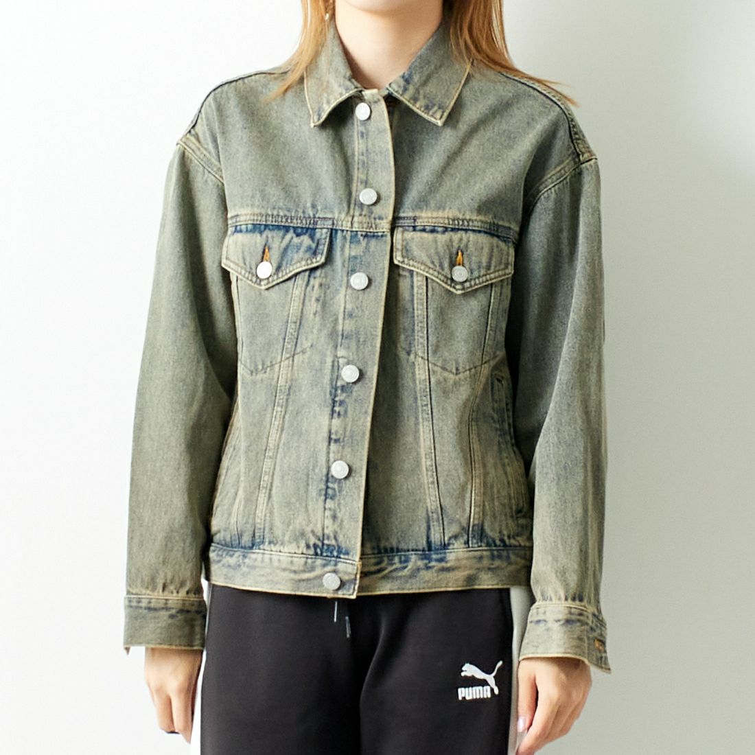 Noir Fabrik [ヌワールファブリック] デニムトラッカージャケット [NF-243-064] T.ACID BLU &&モデル身長：167cm 着用サイズ：XS&&