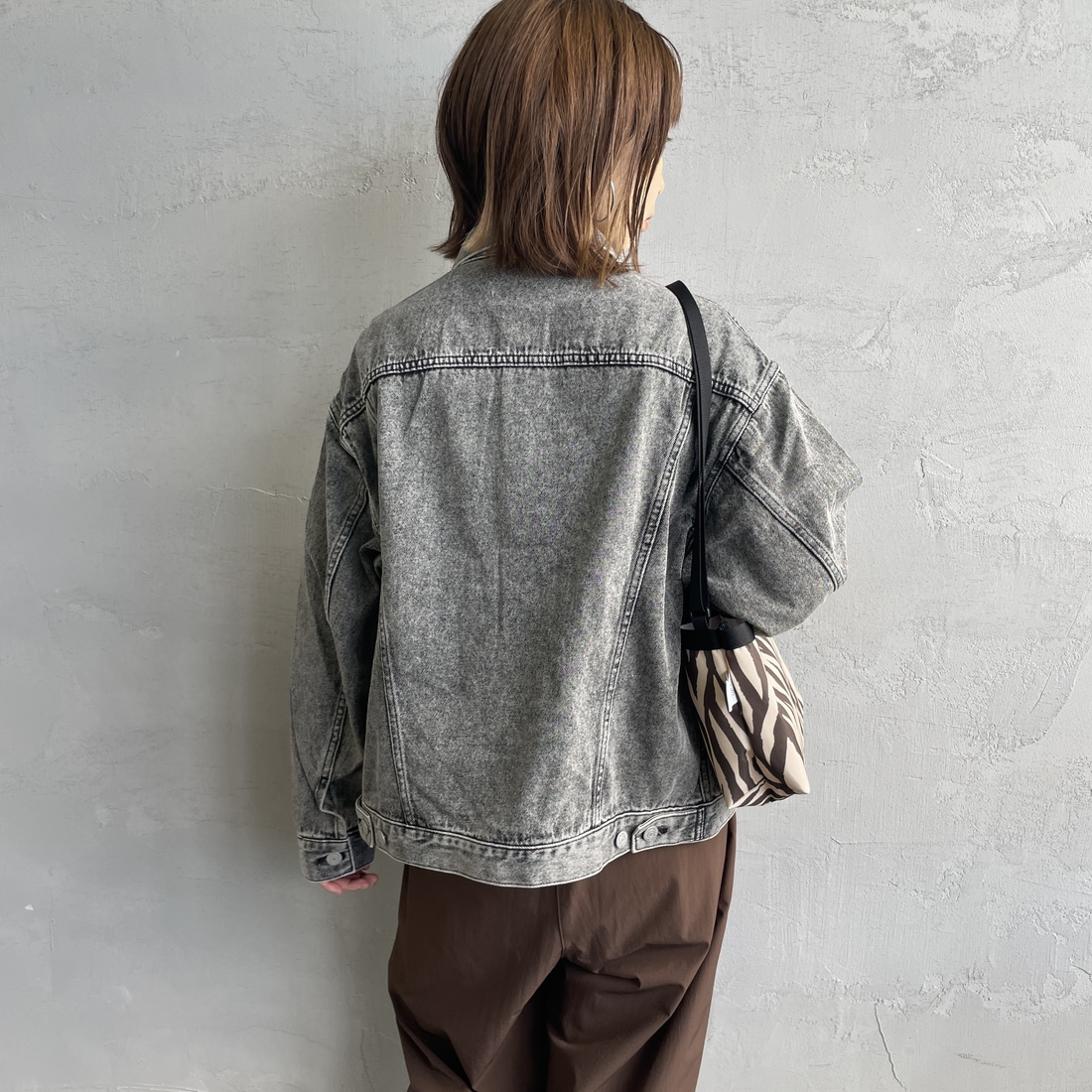 Noir Fabrik [ヌワールファブリック] デニムトラッカージャケット [NF-243-064] ACID BLK &&モデル身長：158cm 着用サイズ：XS&&