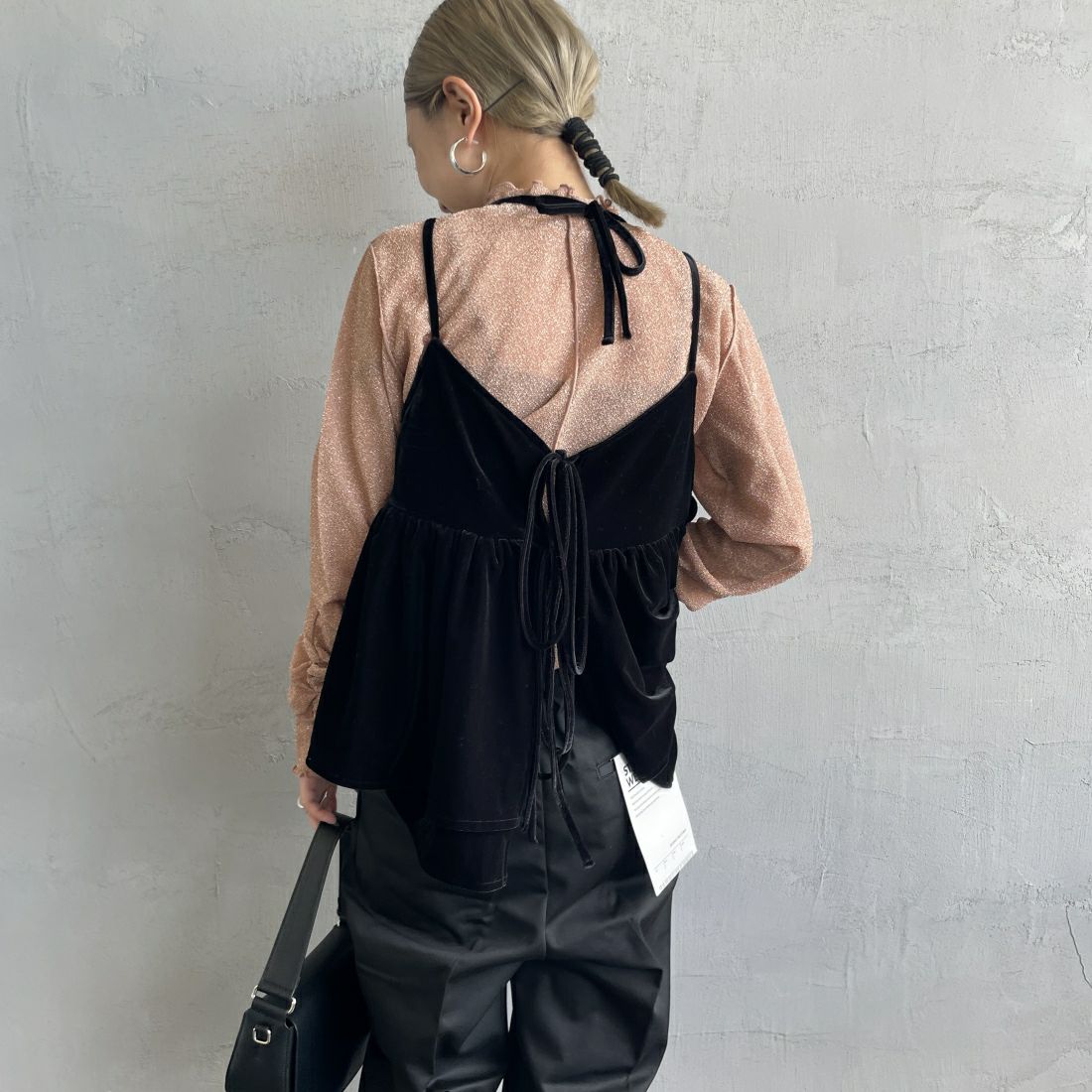 By/m [バイエム] ラメシアーハイネックカットソー [24132006] 22 P.BEIGE &&モデル身長：150cm 着用サイズ：F&&