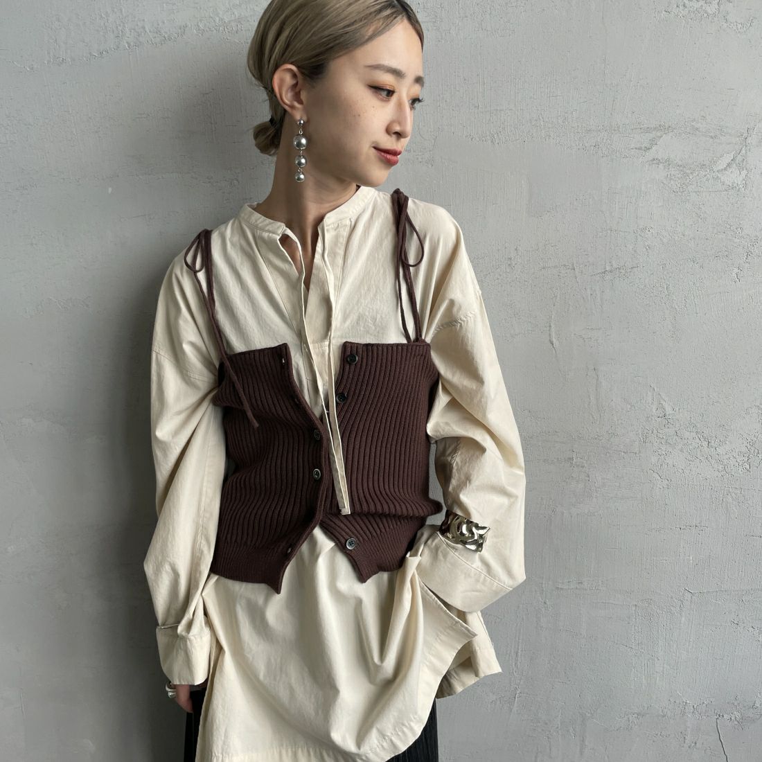By/m [バイエム] マルチWAY フロントボタン リブニットビスチェ [24131017] 28 BROWN &&モデル身長：150cm 着用サイズ：F&&