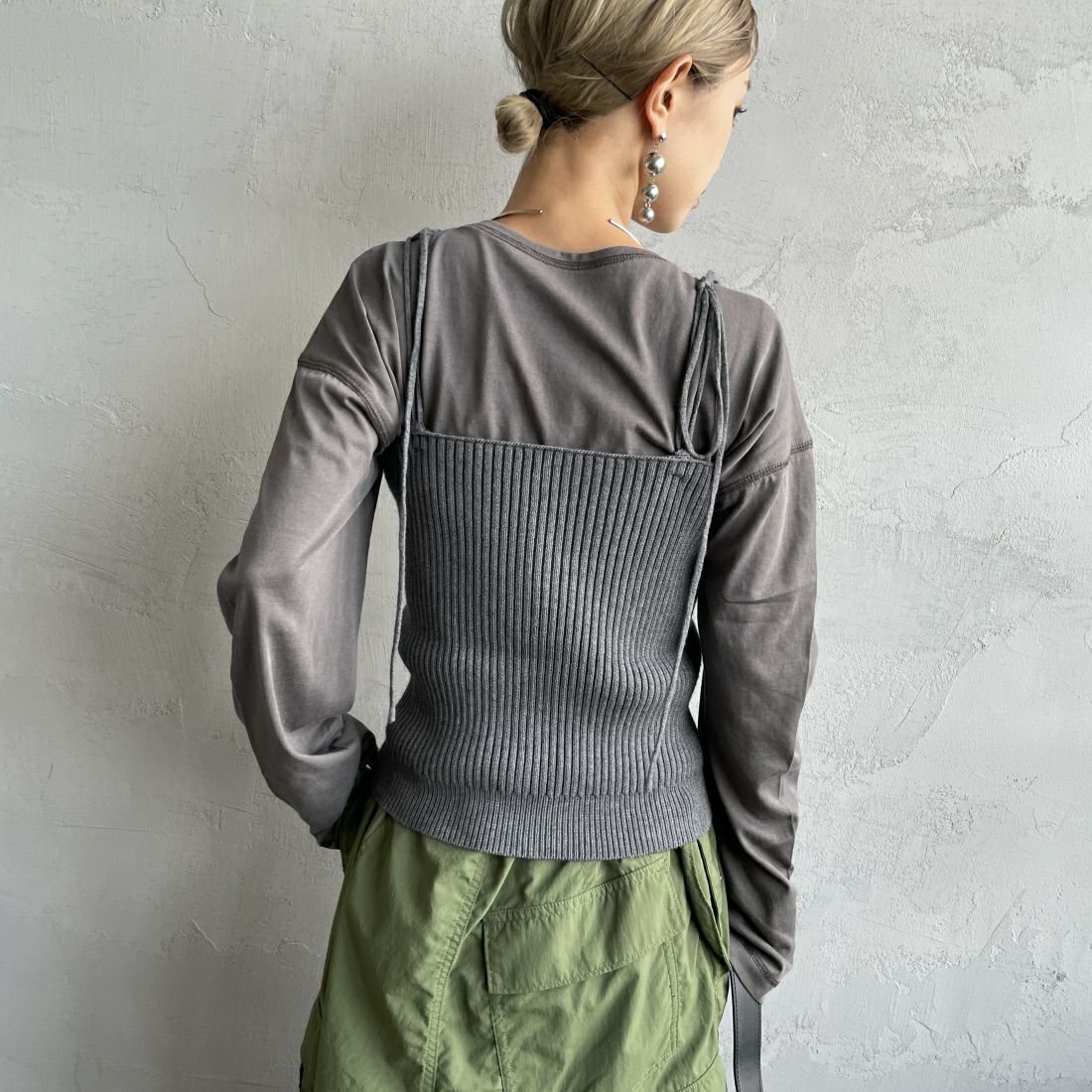 By/m [バイエム] マルチWAY フロントボタン リブニットビスチェ [24131017] 07 GRAY &&モデル身長：150cm 着用サイズ：F&&