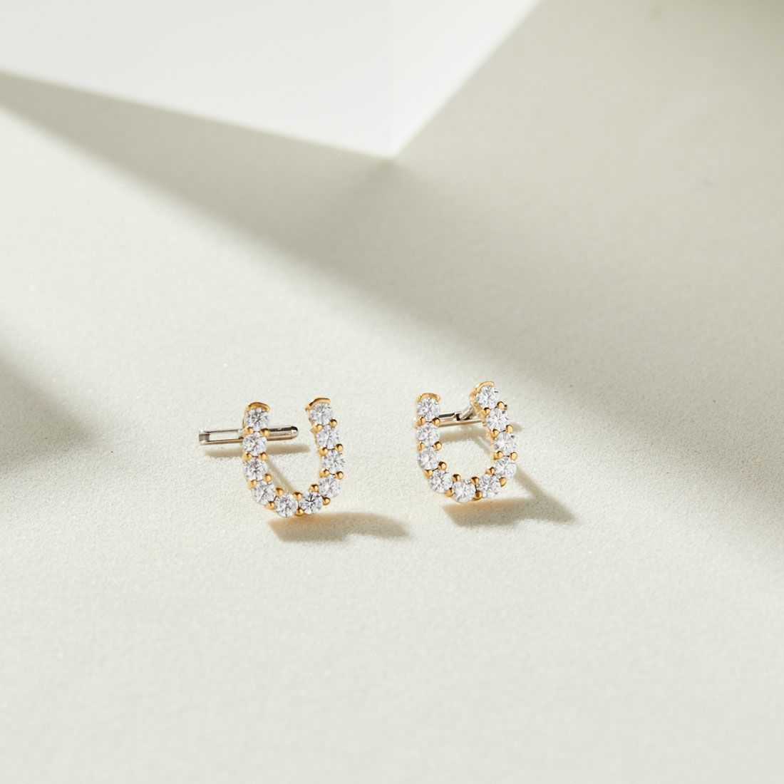 Baqless [バックレス] オネストリー アリーナピアス [CZ-AL-WH] GOLD