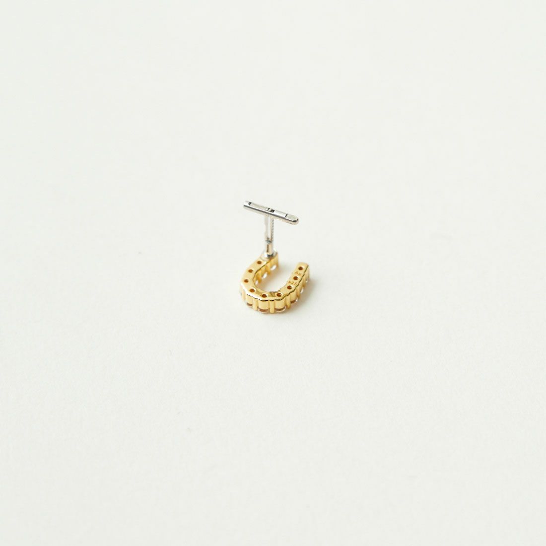 Baqless [バックレス] オネストリー アリーナピアス [CZ-AL-WH] GOLD