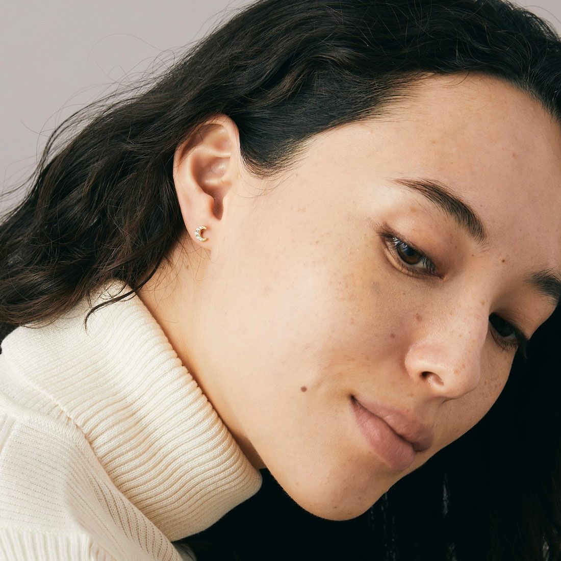 Baqless [バックレス] オネストリー ルナゴールドピアス [CZ-LU-WH-YG