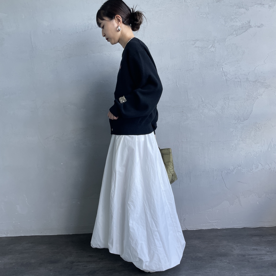 DANTON [ダントン] ラムウール クルーネックカーディガン [DT-D0031LMW] BLACK &&モデル身長：150cm 着用サイズ：34&&