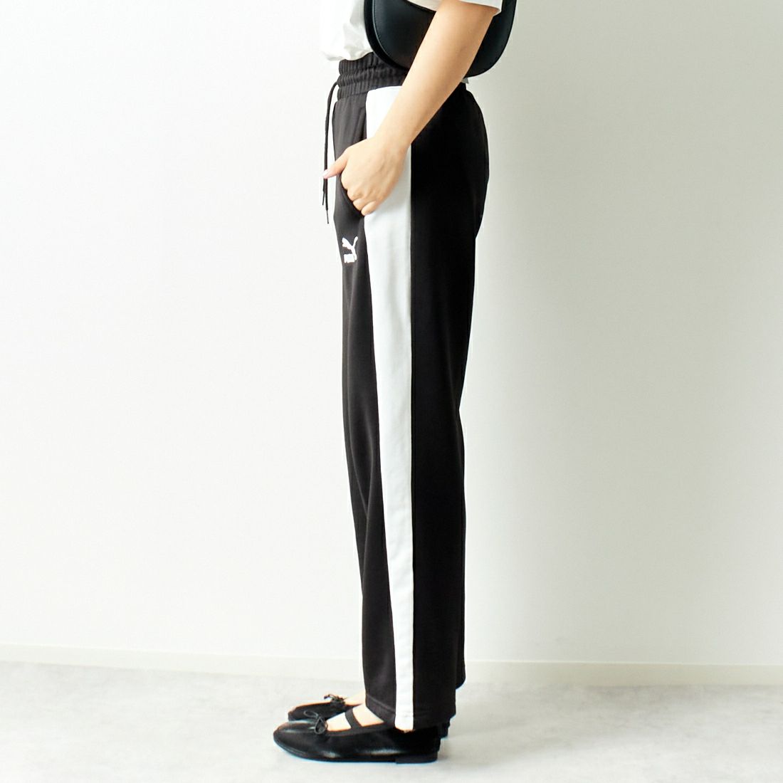 PUMA [プーマ] ウィメンズ ICONIC T7 ストレートレッグ トラックパンツ [629112] 01 ﾌﾟｰﾏﾌﾞﾗ &&モデル身長：167cm 着用サイズ：M&&