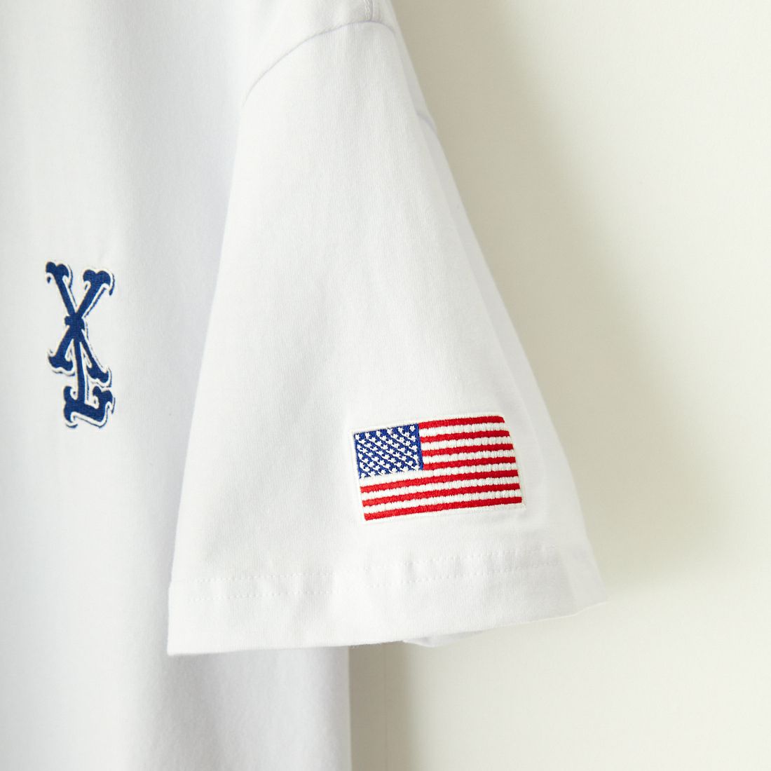 XLARGE [エクストララージ] LAバーシティー ショートスリーブTシャツ [101243011008] WHITE