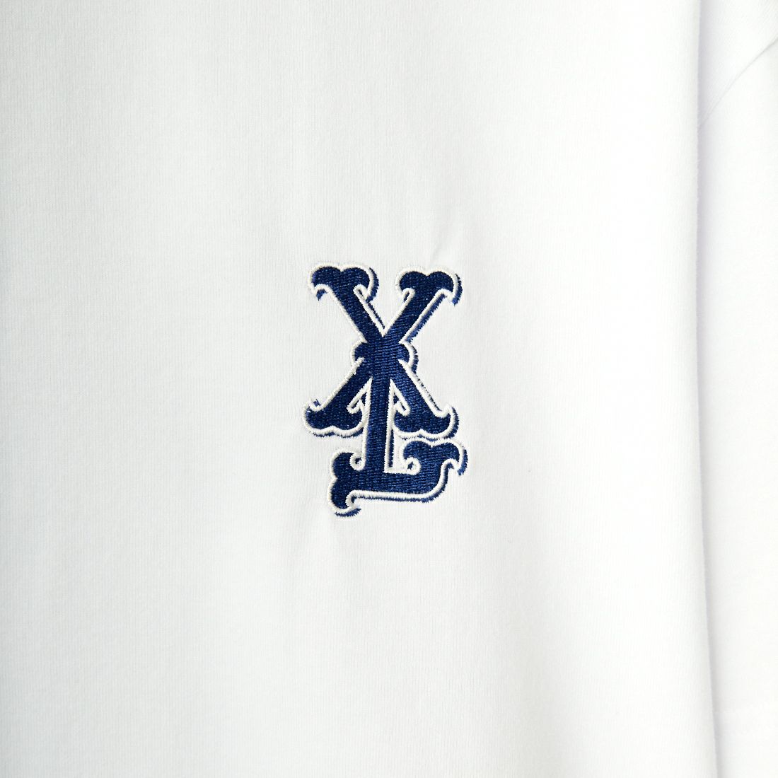 XLARGE [エクストララージ] LAバーシティー ショートスリーブTシャツ [101243011008] WHITE