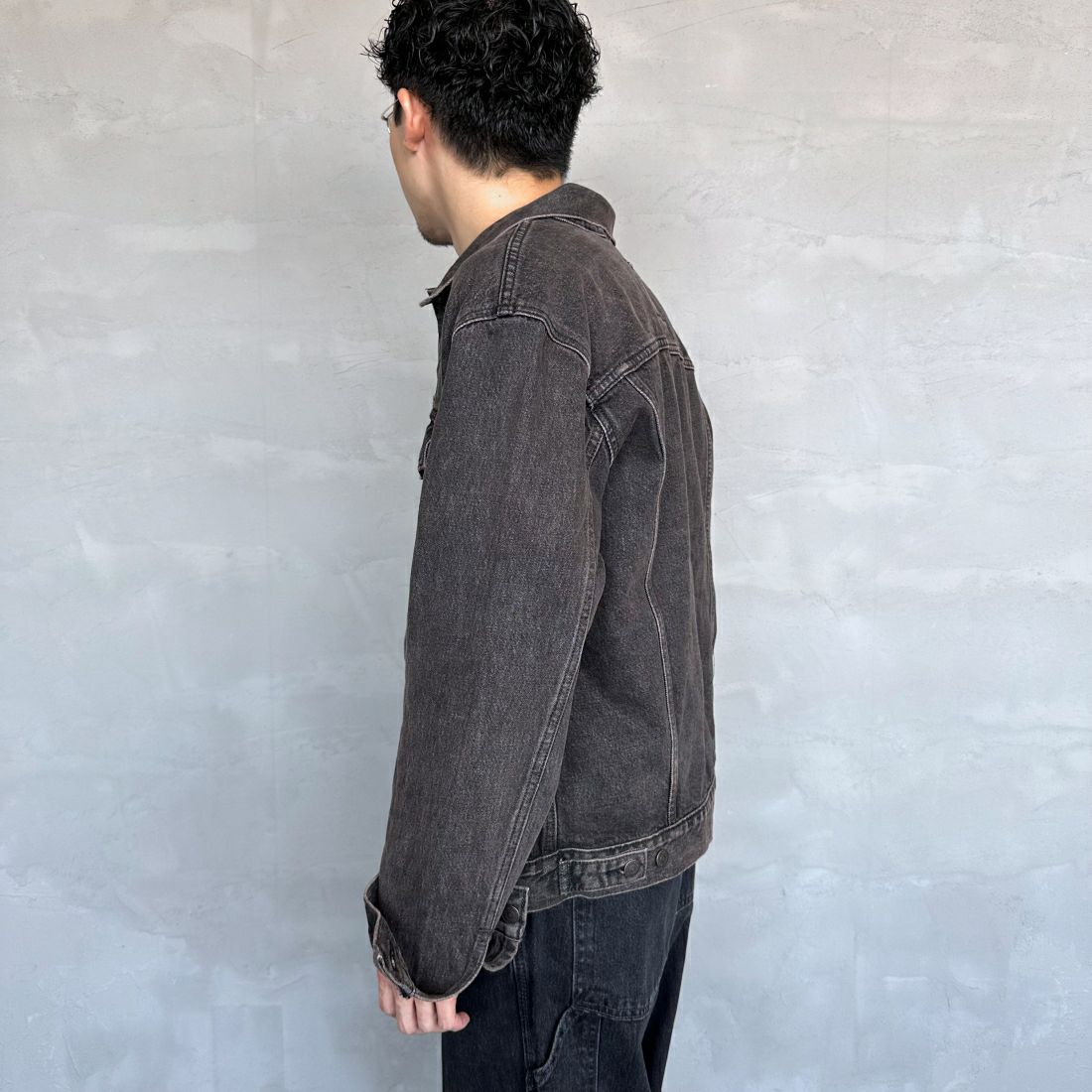LEVI'S [リーバイス] トラッカージャケット [72334-05] 84 BLOW AW&&モデル身長：168cm 着用サイズ：M&&