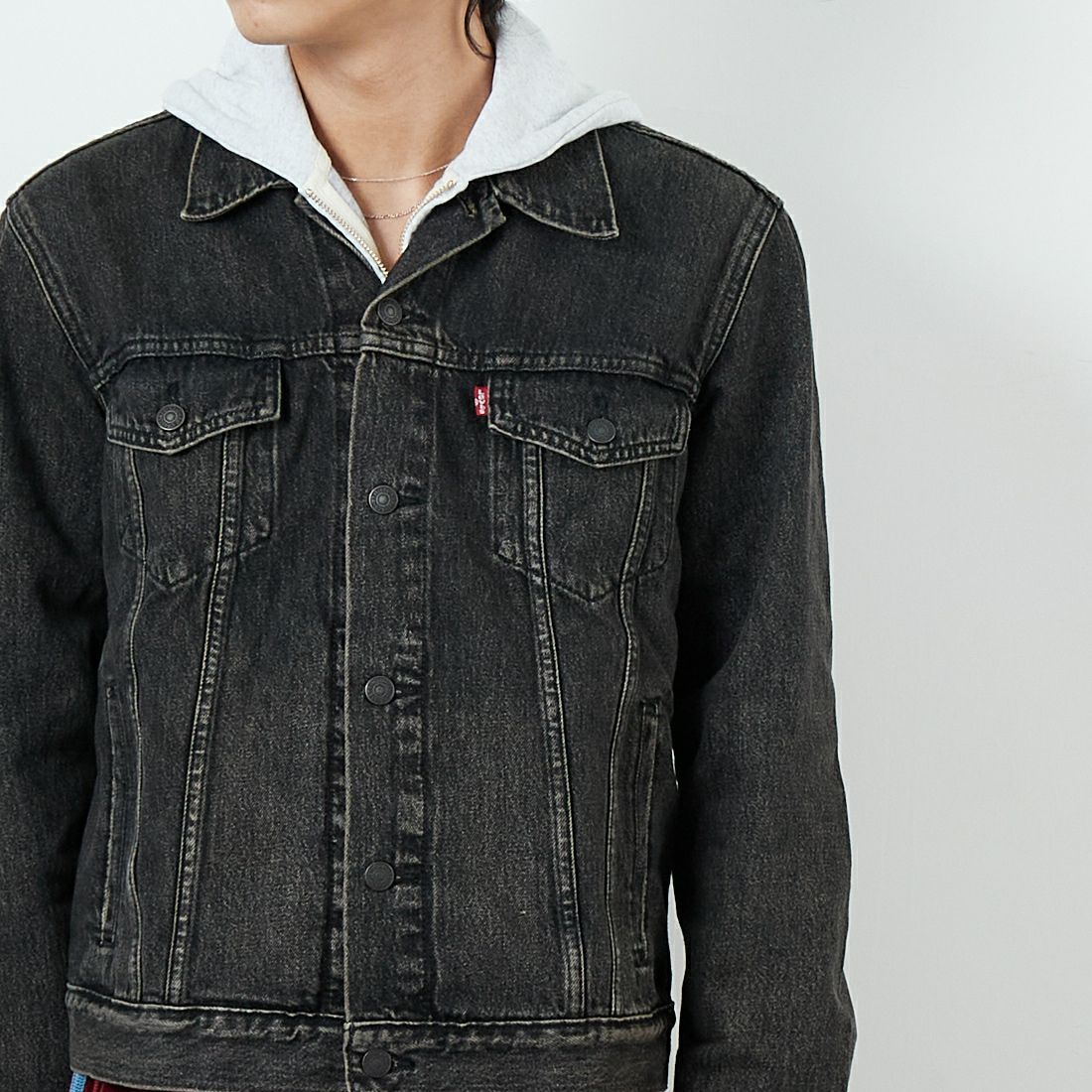LEVI'S [リーバイス] トラッカージャケット [72334-05] 84 BLOW AW &&モデル身長：179cm 着用サイズ：M&&