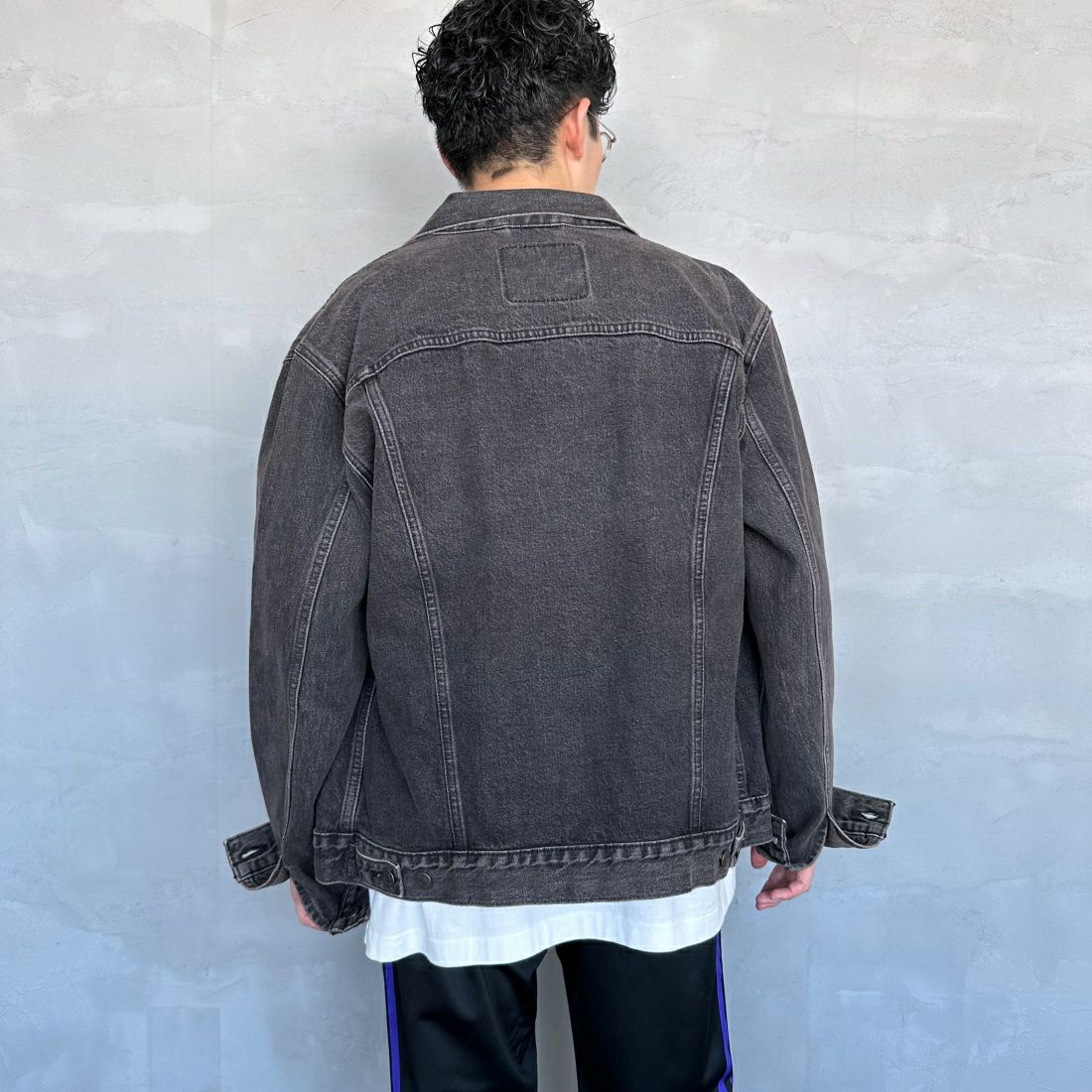 LEVI'S [リーバイス] トラッカージャケット [72334-05] 84 BLOW AW&&モデル身長：168cm 着用サイズ：L&&
