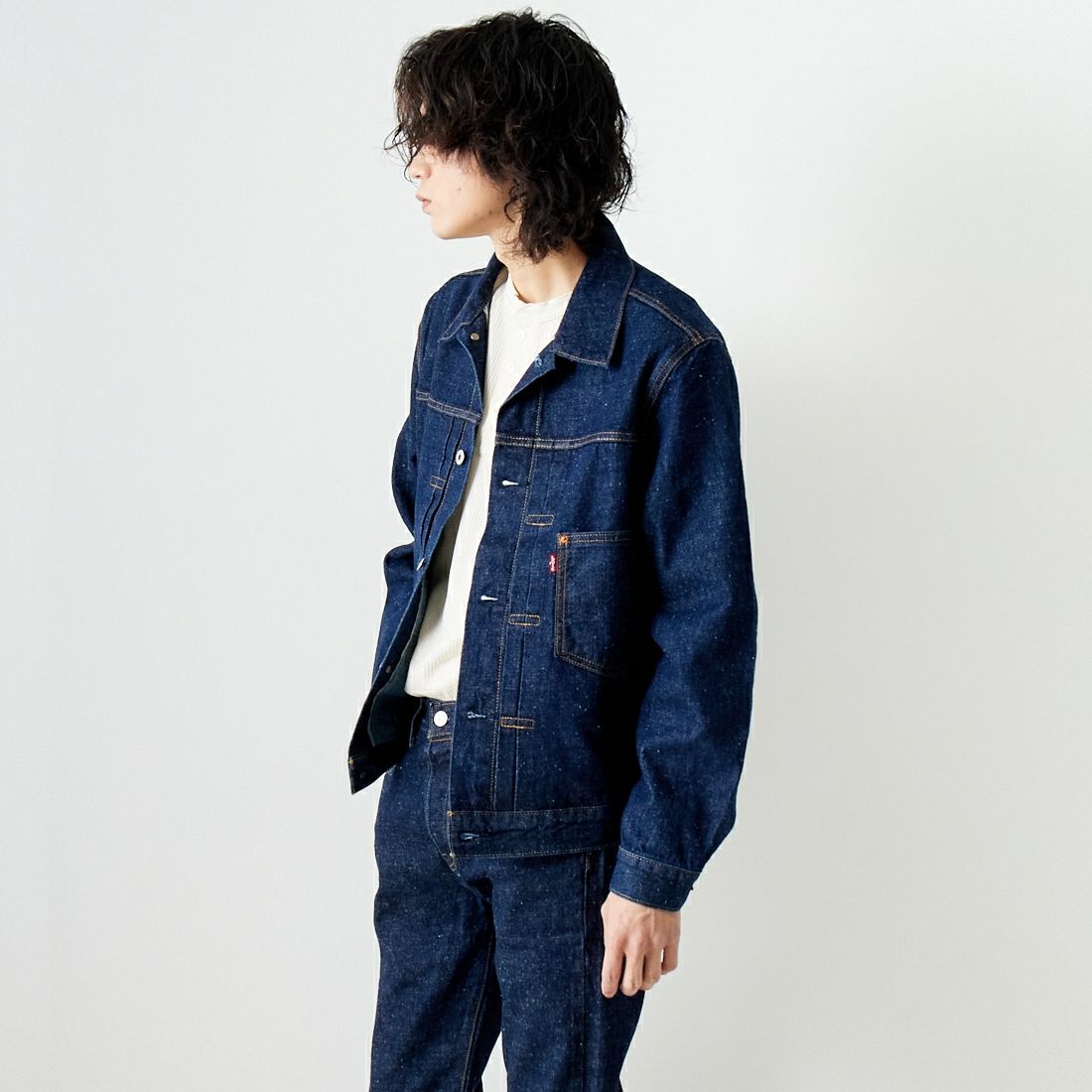 LEVI'S [リーバイス] TYPE1 トラッカージャケット [A3174-00] 02 ROLL UP &&モデル身長：182cm 着用サイズ：M&&