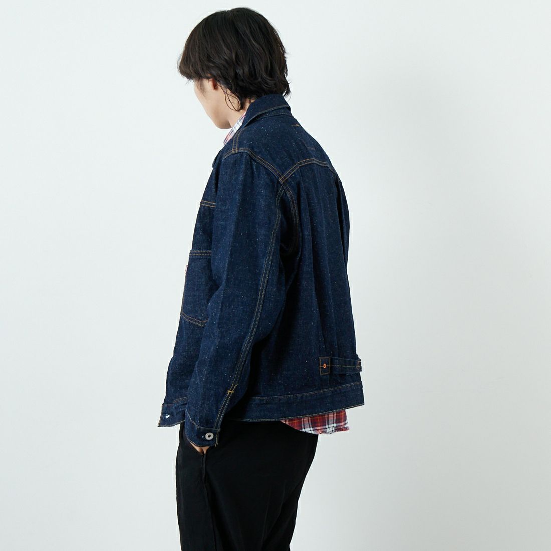 LEVI'S [リーバイス] TYPE1 トラッカージャケット [A3174-00] 02 ROLL UP &&モデル身長：179cm 着用サイズ：L&&