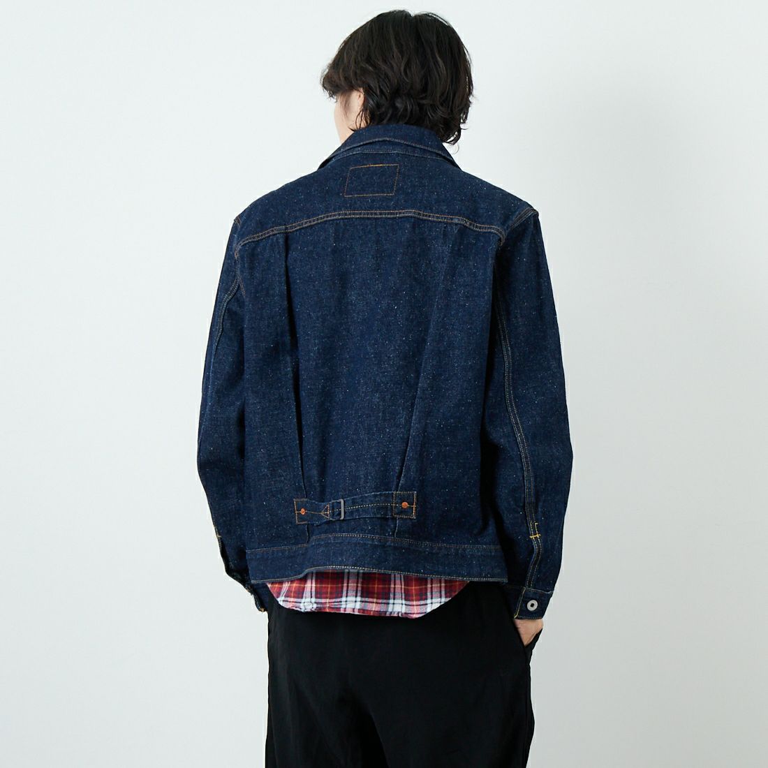 LEVI'S [リーバイス] TYPE1 トラッカージャケット [A3174-00] 02 ROLL UP &&モデル身長：179cm 着用サイズ：L&&