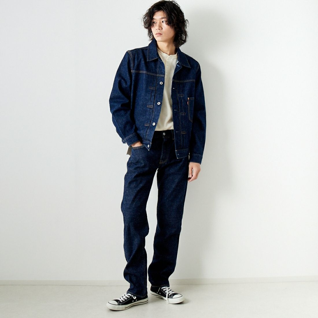 LEVI'S [リーバイス] TYPE1 トラッカージャケット [A3174-00] 02 ROLL UP &&モデル身長：182cm 着用サイズ：M&&
