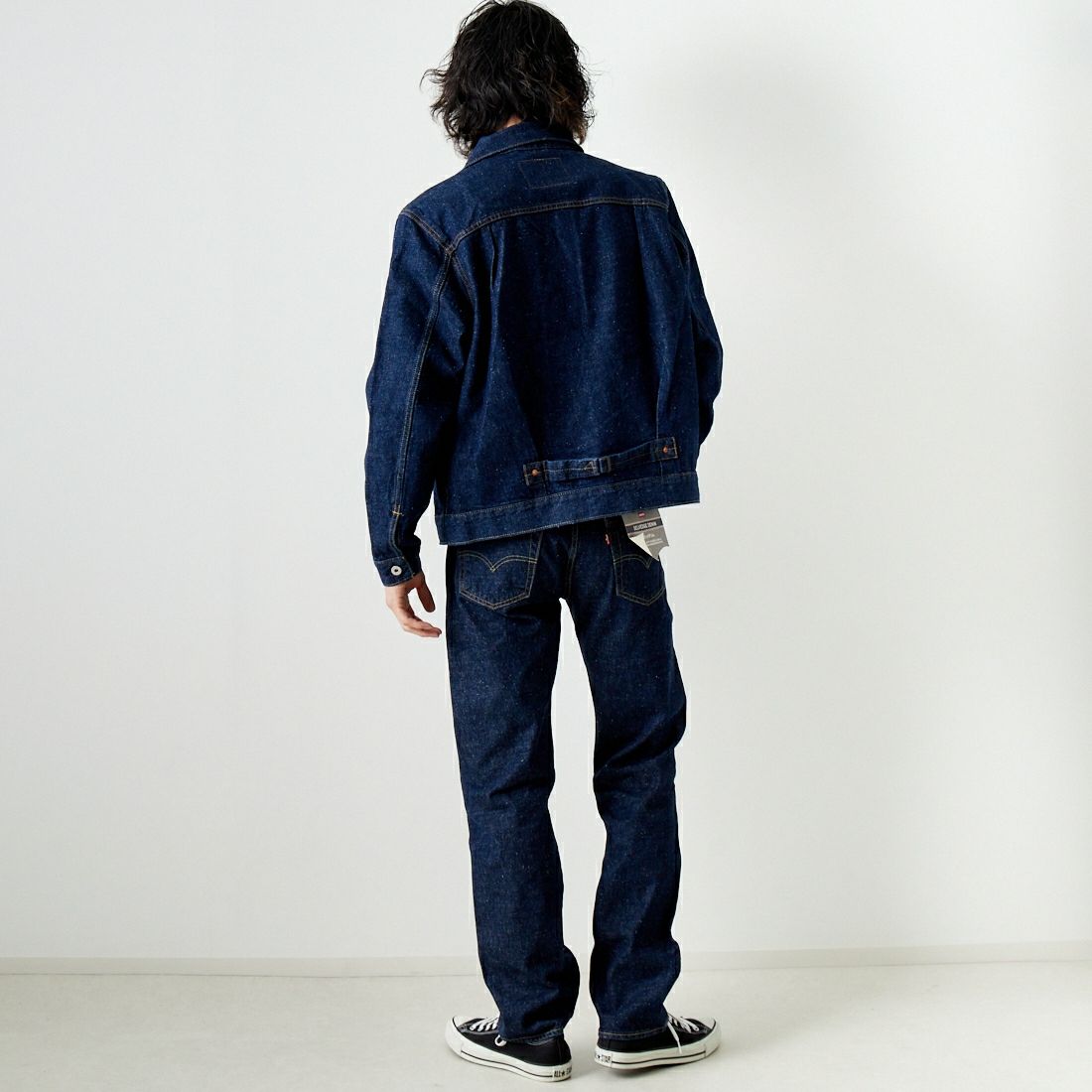LEVI'S [リーバイス] TYPE1 トラッカージャケット [A3174-00] 02 ROLL UP &&モデル身長：182cm 着用サイズ：M&&