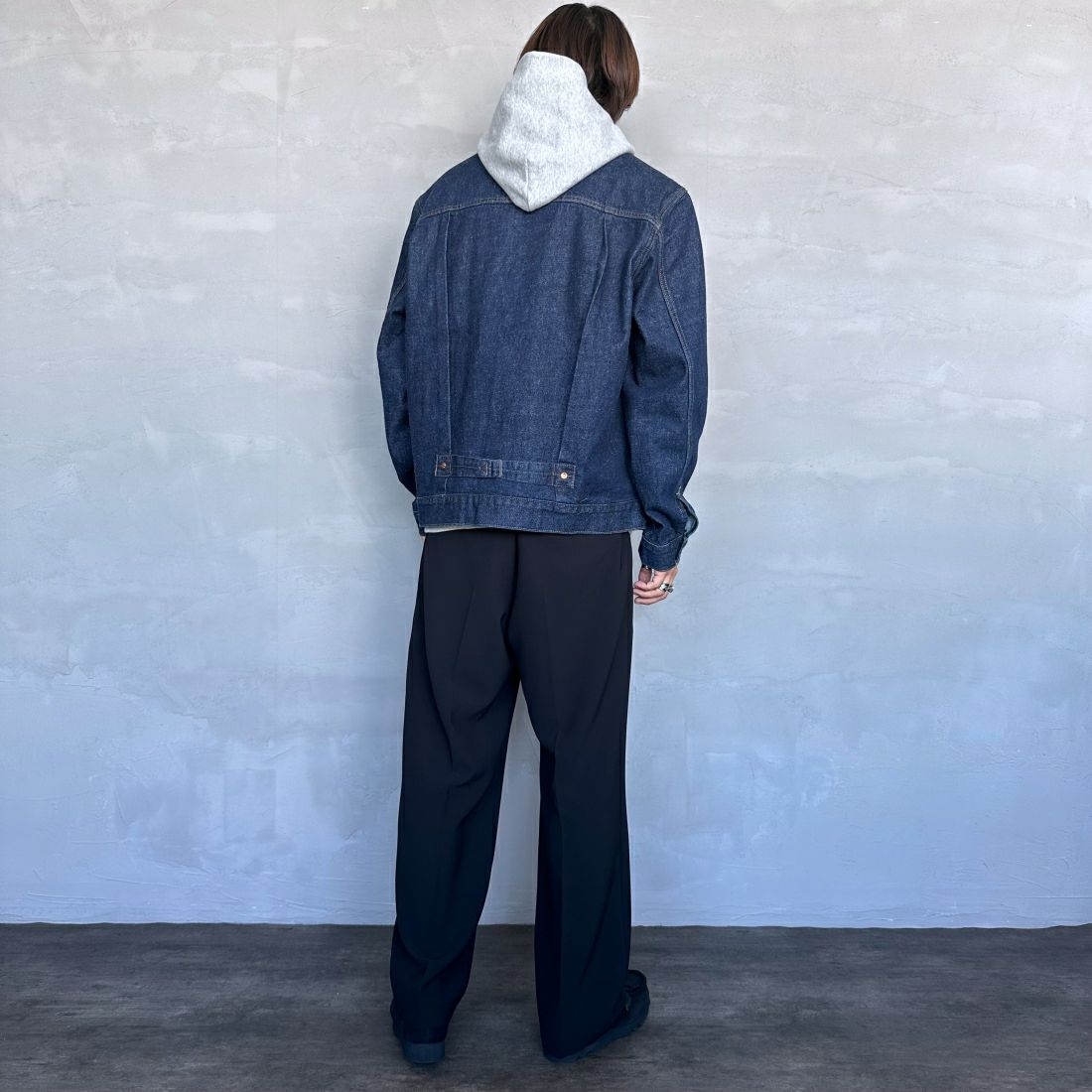 LEVI'S [リーバイス] TYPE1 トラッカージャケット [A3174-00] 02 ROLL UP&&モデル身長：179cm 着用サイズ：L&&