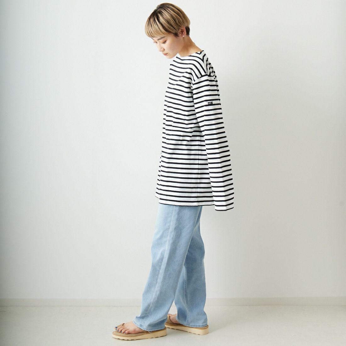 ST.JAMES [セントジェームス] バスクロングスリーブTシャツ [OUESSANT] ECR/NOI &&モデル身長：160cm 着用サイズ：7&&