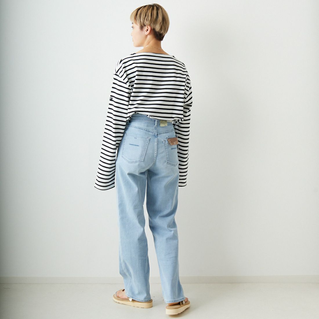 ST.JAMES [セントジェームス] バスクロングスリーブTシャツ [OUESSANT] ECR/NOI &&モデル身長：160cm 着用サイズ：7&&