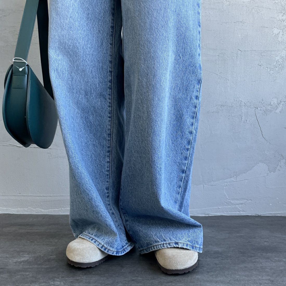 LEVI'S [リーバイス] XL ストレートデニム [A8701-00] 04 THANKS &&モデル身長：163cm 着用サイズ：26&&