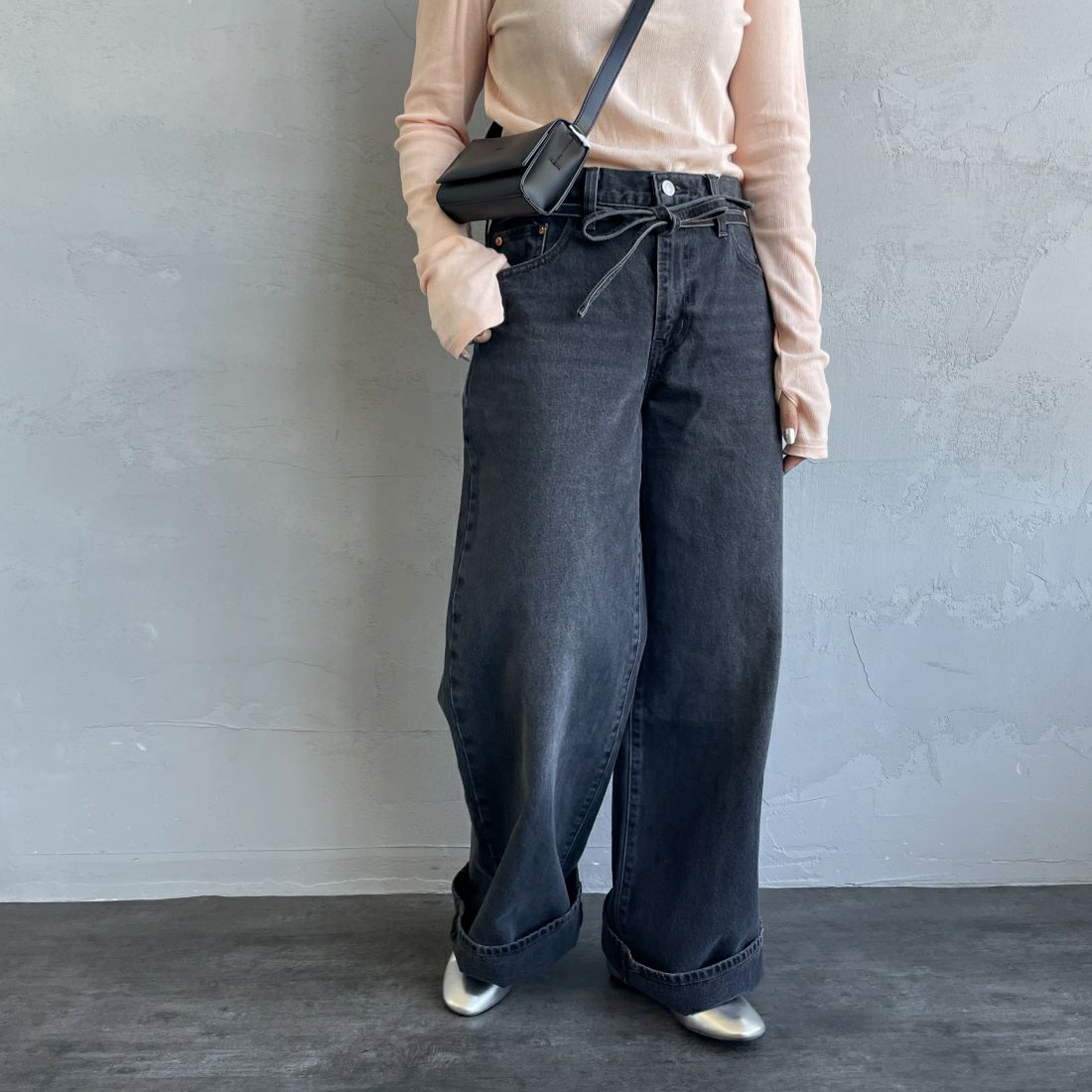 LEVI'S [リーバイス] XL ストレートデニム [A8701-00] 03 INFLUME &&モデル身長：156cm 着用サイズ：26&&