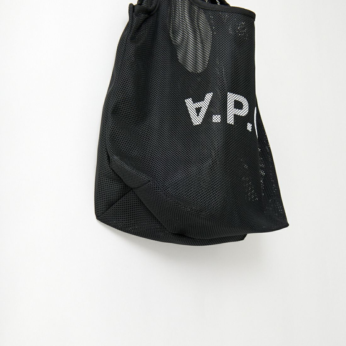 A.P.C. [アー・ペー・セー] メッシュショッピングバッグ [SHOPPING-REBOUND] 99 NOIR