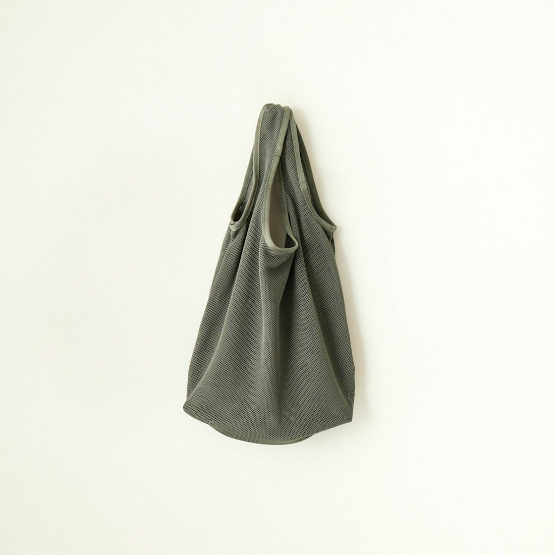 A.P.C. [アー・ペー・セー] メッシュショッピングバッグ [SHOPPING-REBOUND] 93 GRIS