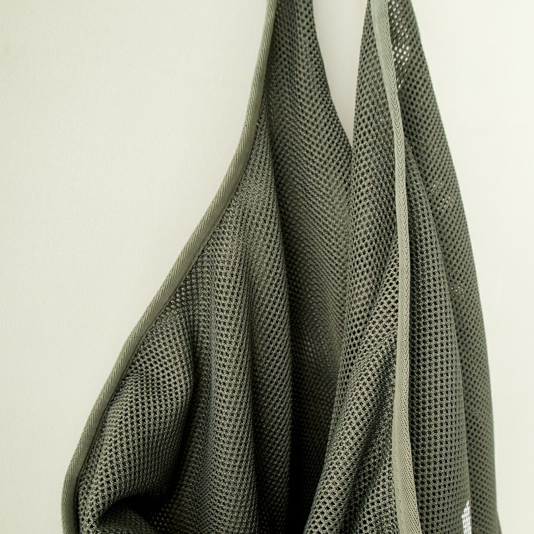 A.P.C. [アー・ペー・セー] メッシュショッピングバッグ [SHOPPING-REBOUND] 93 GRIS