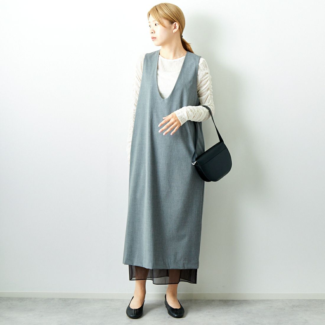 MICA&DEAL [マイカアンドディール] ディープUネックワンピース [0124304190] GRAY &&モデル身長：167cm 着用サイズ：F&&