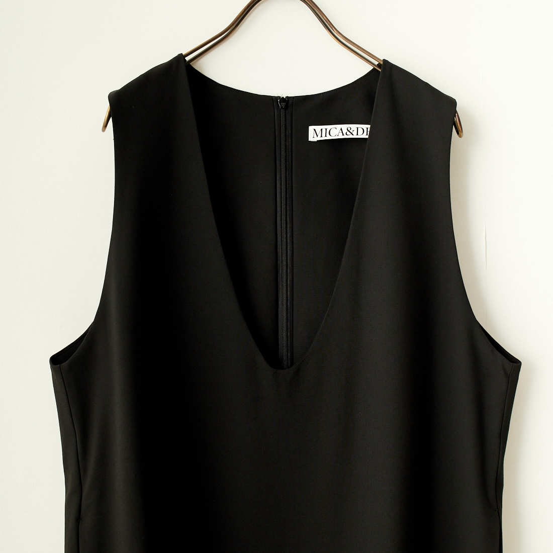 MICA&DEAL [マイカアンドディール] ディープUネックワンピース [0124304190] BLACK