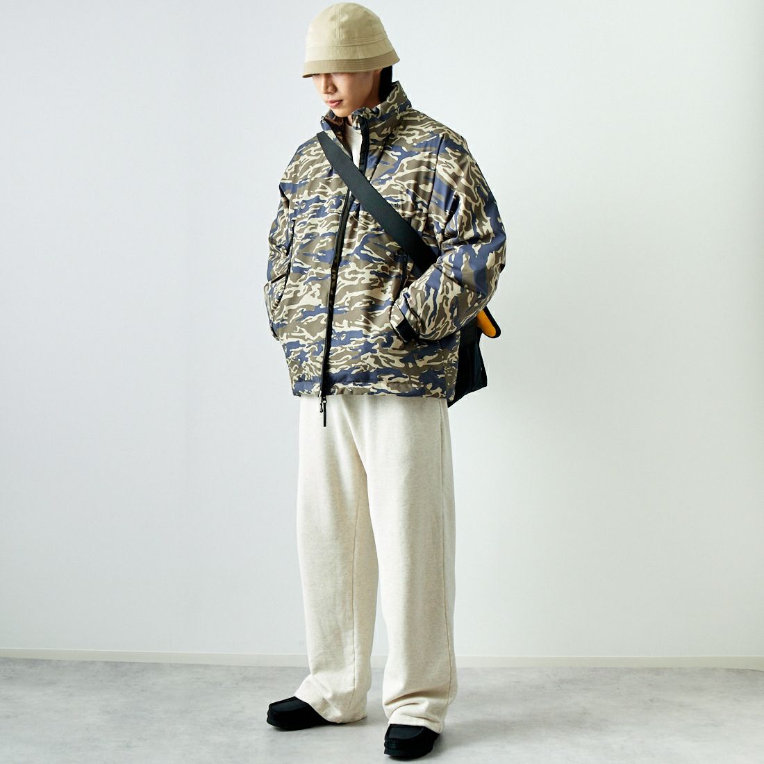 +phenix [プラスフェニックス] 別注 LEVEL7 ダウンジャケット [POO-24037IN-JF] CAMO &&モデル身長：179cm 着用サイズ：L&&