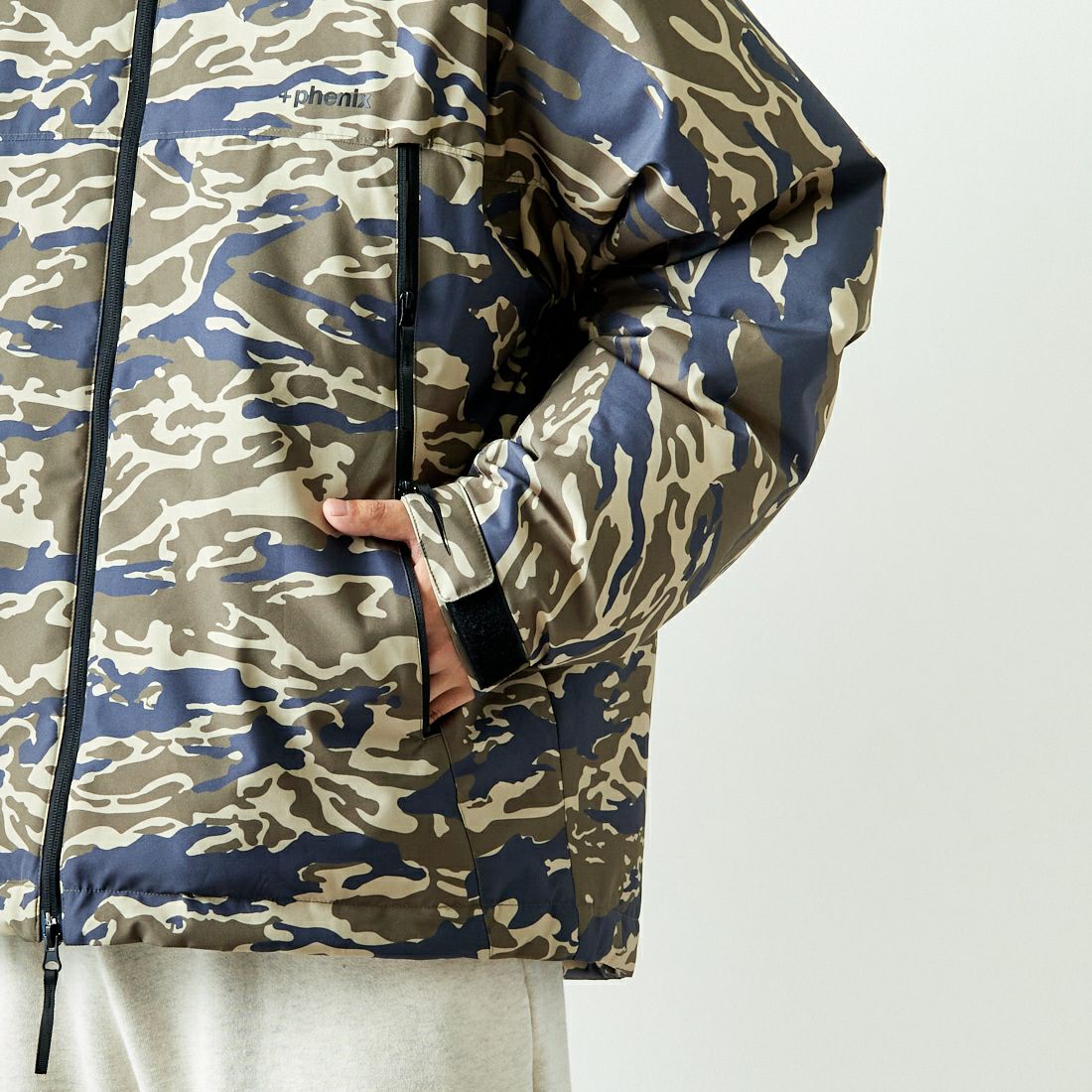 +phenix [プラスフェニックス] 別注 LEVEL7 ダウンジャケット [POO-24037IN-JF] CAMO