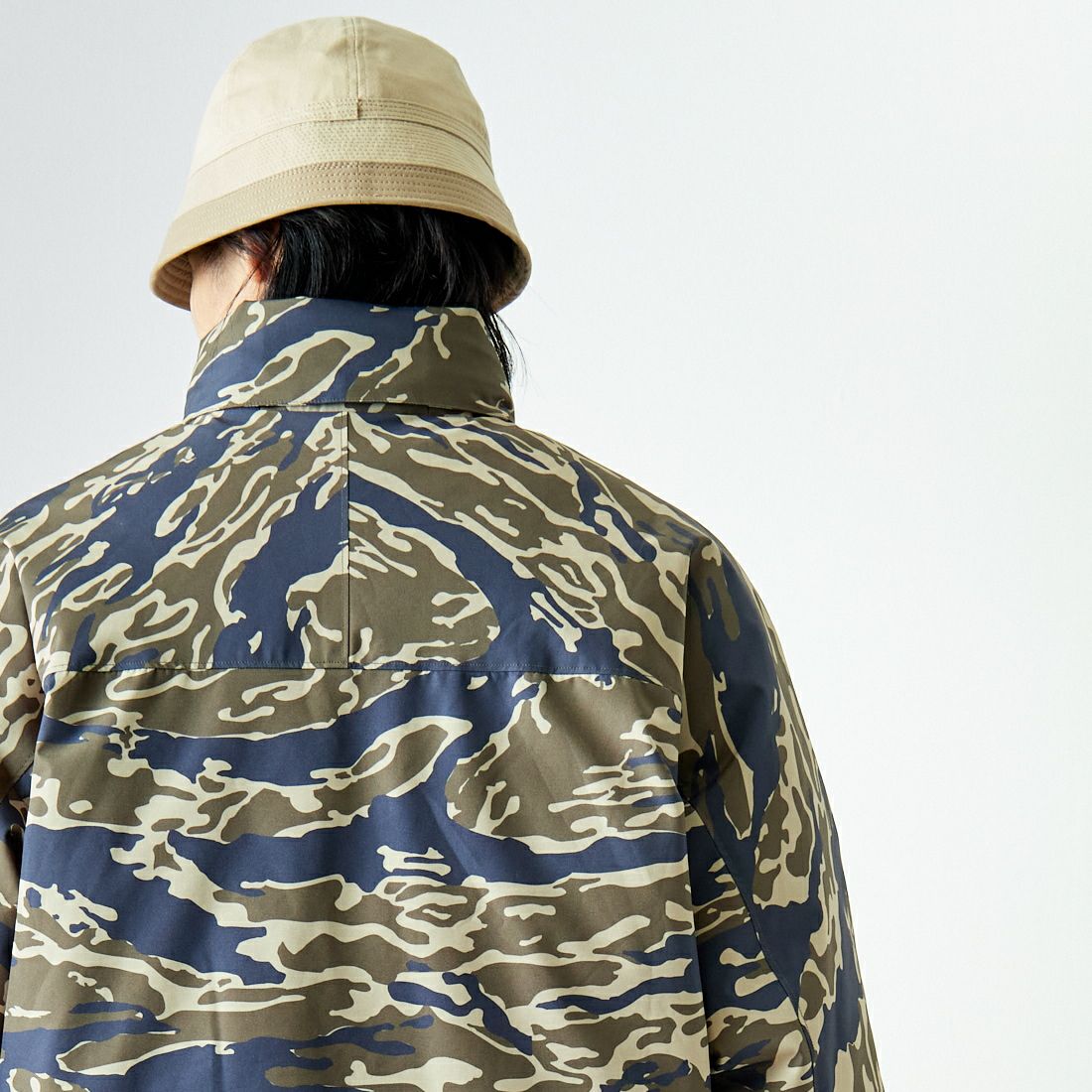 +phenix [プラスフェニックス] 別注 LEVEL7 ダウンジャケット [POO-24037IN-JF] CAMO