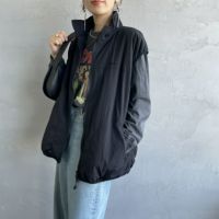 KELTY [ケルティ] 別注 中綿入り サイドスリットナイロンベスト [KE243W10IN02-JF] BLACK &&モデル身長：160cm 着用サイズ：M&&